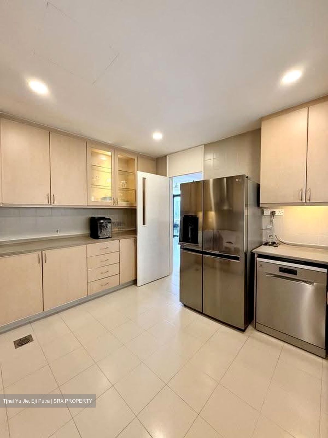 The Colonnade (D10), Condominium #620597651